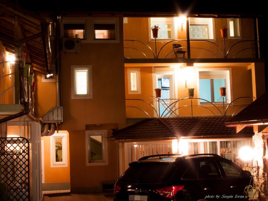 Pensiunea Sergiu & Geanina Arad Exterior photo