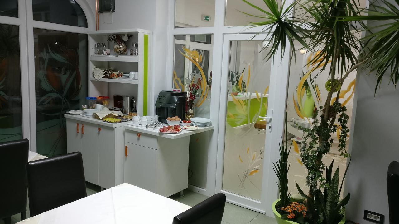 Pensiunea Sergiu & Geanina Arad Exterior photo