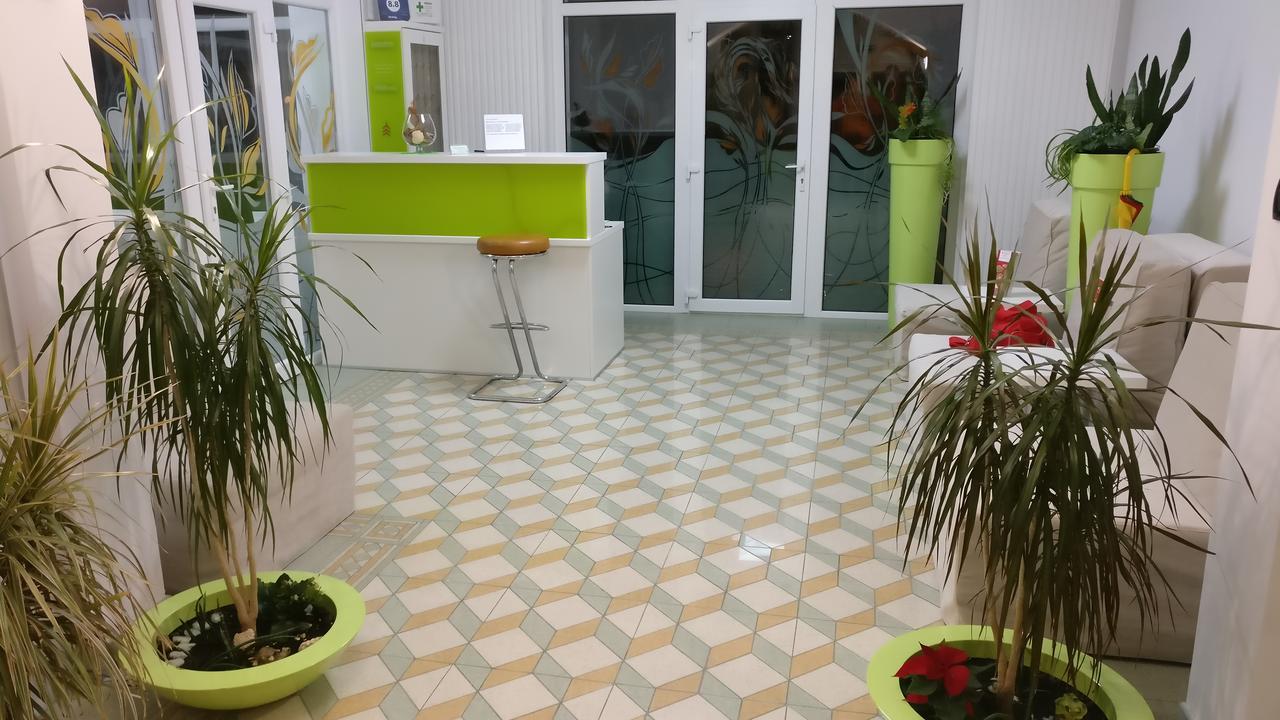 Pensiunea Sergiu & Geanina Arad Exterior photo