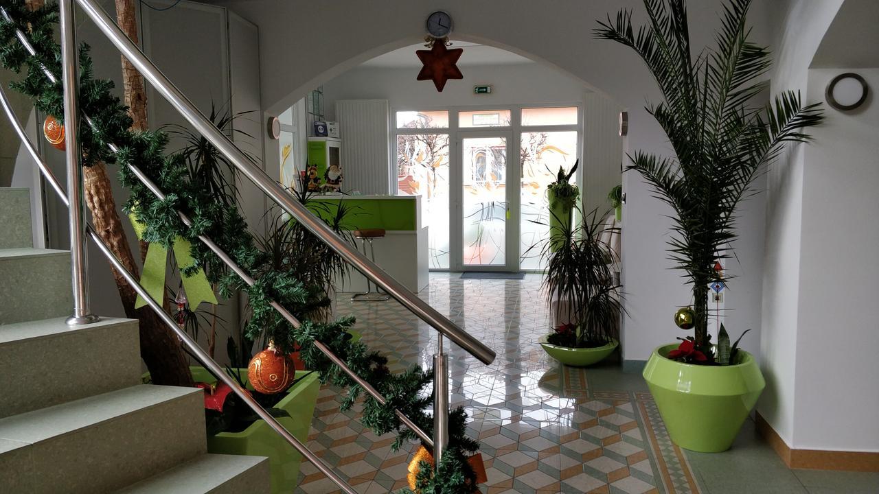 Pensiunea Sergiu & Geanina Arad Exterior photo